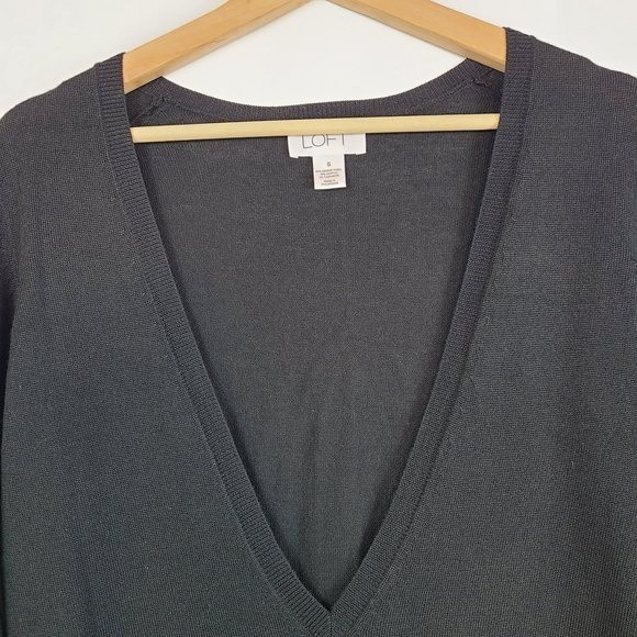 Ann Taylor LOFT Black Tunic Sweater - Deep V-Neck, Long Sleeve, Size 2 - Picture 4 of 12